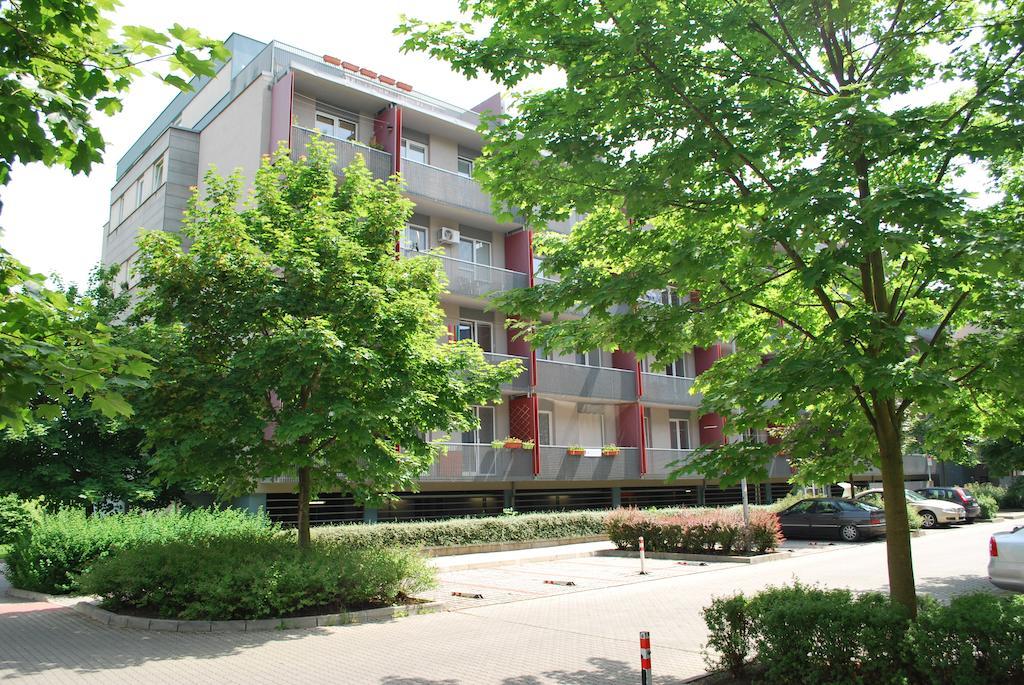 Chotěšovská Apartment with Parking Place Praga Quarto foto